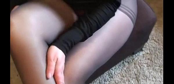  Sexy Milf Footjob